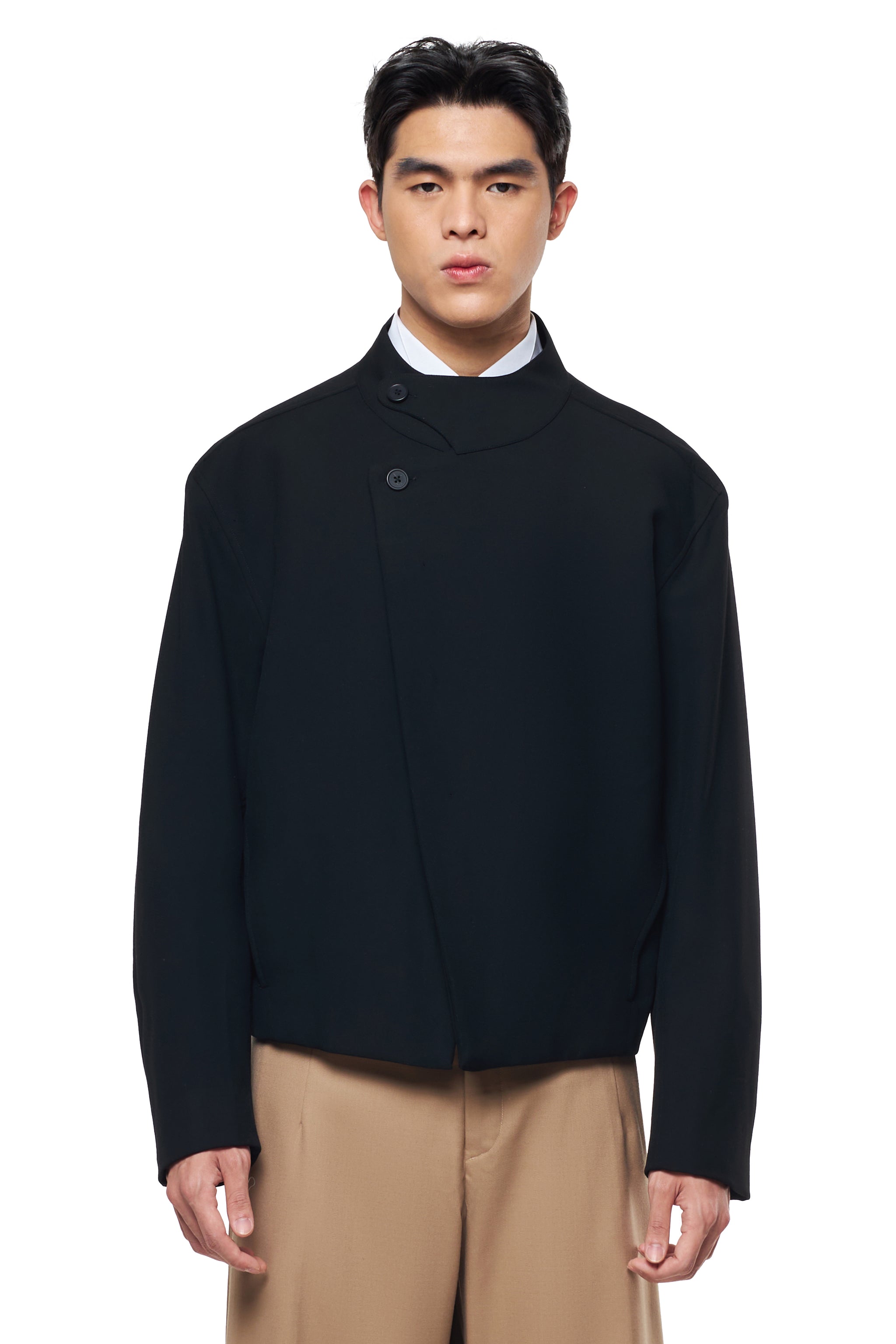 BLACK CROPPED JACKET WITH OVERLAP COLLAR BUTTON