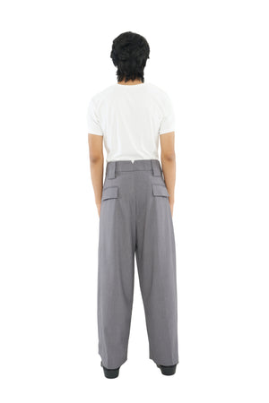 GREY OVERSIZED PANTS WITH PLEATS ON BACK