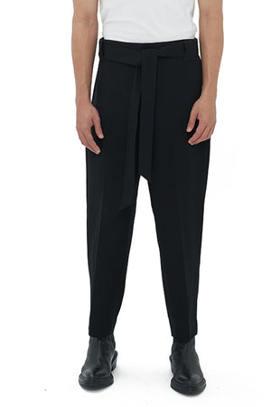 BLACK LOOSE PANTS WITH SNAP BUTTON PLEATED WAISTBAND