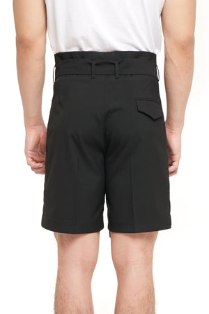 BLACK SHORT PANTS WITH PLEATS AND BELT